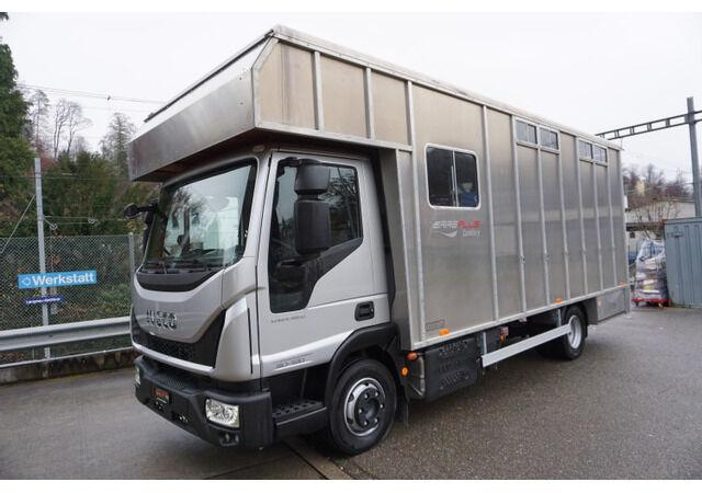 Iveco EUROCARGO 80-190 Lószállító - Eläinten kuljetus kuorma-auto: kuva Iveco EUROCARGO 80-190 Lószállító - Eläinten kuljetus kuorma-auto Iveco EUROCARGO 80-190 Lószállító - Eläinten kuljetus kuorma-auto: kuva Iveco EUROCARGO 80-190 Lószállító - Eläinten kuljetus kuorma-auto