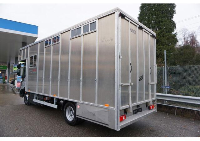 Iveco EUROCARGO 80-190 Lószállító - Eläinten kuljetus kuorma-auto: kuva Iveco EUROCARGO 80-190 Lószállító - Eläinten kuljetus kuorma-auto Iveco EUROCARGO 80-190 Lószállító - Eläinten kuljetus kuorma-auto: kuva Iveco EUROCARGO 80-190 Lószállító - Eläinten kuljetus kuorma-auto