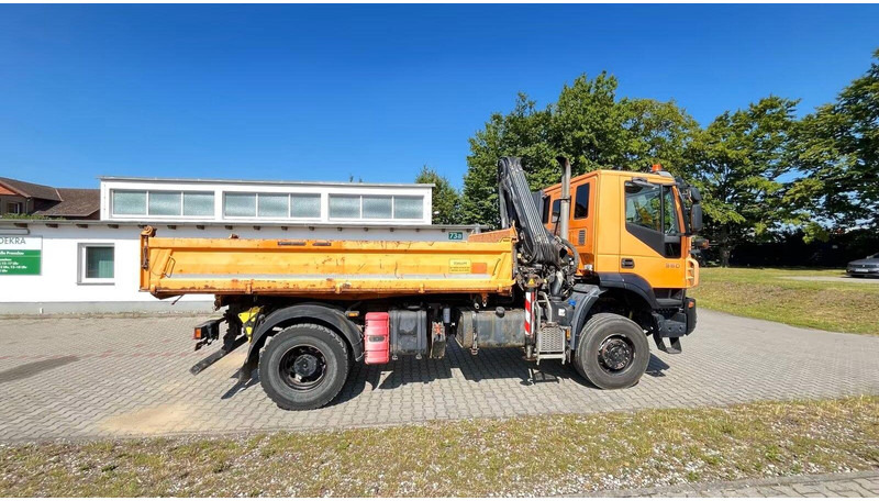 Iveco Trakker 360 EEV - 3 way tipper + crane - Kippiauto kuorma-auto, Nosturiauto: kuva Iveco Trakker 360 EEV - 3 way tipper + crane - Kippiauto kuorma-auto, Nosturiauto Iveco Trakker 360 EEV - 3 way tipper + crane - Kippiauto kuorma-auto, Nosturiauto: kuva Iveco Trakker 360 EEV - 3 way tipper + crane - Kippiauto kuorma-auto, Nosturiauto