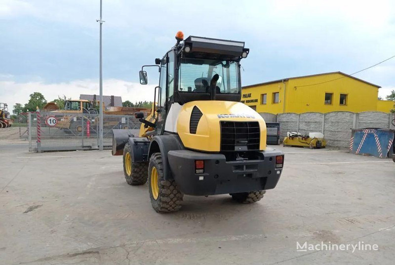 Komatsu WA 90-6 wheel loader - Pyöräkuormaaja: kuva Komatsu WA 90-6 wheel loader - Pyöräkuormaaja Komatsu WA 90-6 wheel loader - Pyöräkuormaaja: kuva Komatsu WA 90-6 wheel loader - Pyöräkuormaaja