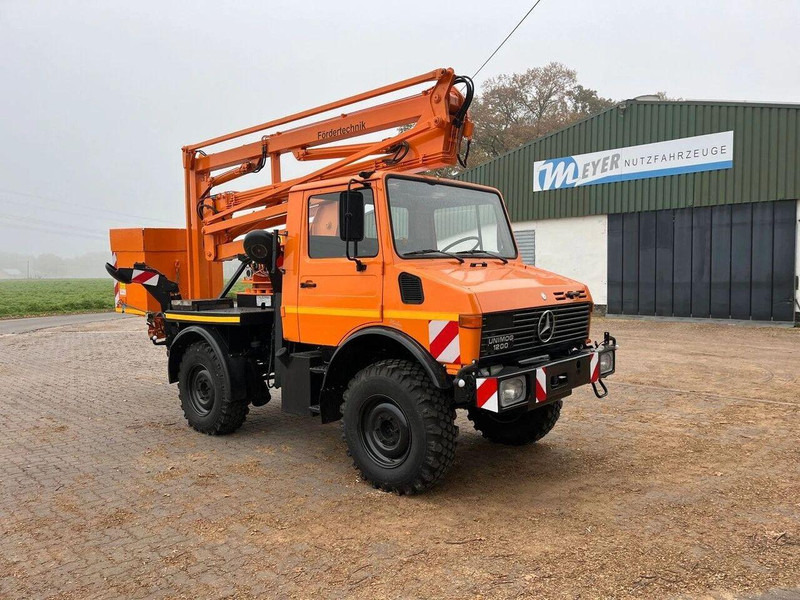 Mercedes-Benz Unimog 1200 4x4 - Lifting basket - Kuorma-auto, Nosturiauto: kuva Mercedes-Benz Unimog 1200 4x4 - Lifting basket - Kuorma-auto, Nosturiauto Mercedes-Benz Unimog 1200 4x4 - Lifting basket - Kuorma-auto, Nosturiauto: kuva Mercedes-Benz Unimog 1200 4x4 - Lifting basket - Kuorma-auto, Nosturiauto
