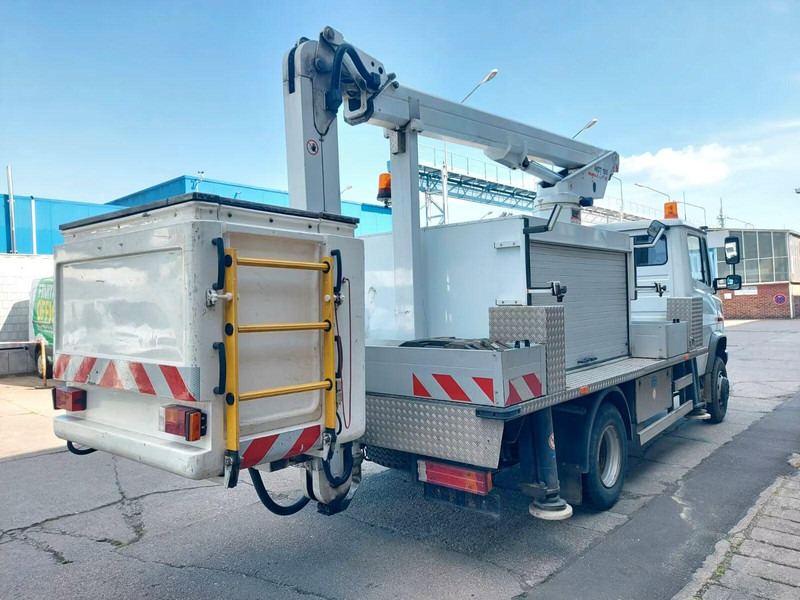 Mercedes-Benz Vario 814D - Lifting basket truck - Kuorma-auto, Nosturiauto: kuva Mercedes-Benz Vario 814D - Lifting basket truck - Kuorma-auto, Nosturiauto Mercedes-Benz Vario 814D - Lifting basket truck - Kuorma-auto, Nosturiauto: kuva Mercedes-Benz Vario 814D - Lifting basket truck - Kuorma-auto, Nosturiauto