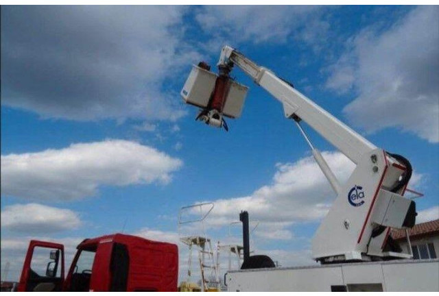 Renault KERAX 410.19 4x4 Emelőkosaras Cela 17m - Kuorma-auto, Nosturiauto: kuva Renault KERAX 410.19 4x4 Emelőkosaras Cela 17m - Kuorma-auto, Nosturiauto Renault KERAX 410.19 4x4 Emelőkosaras Cela 17m - Kuorma-auto, Nosturiauto: kuva Renault KERAX 410.19 4x4 Emelőkosaras Cela 17m - Kuorma-auto, Nosturiauto