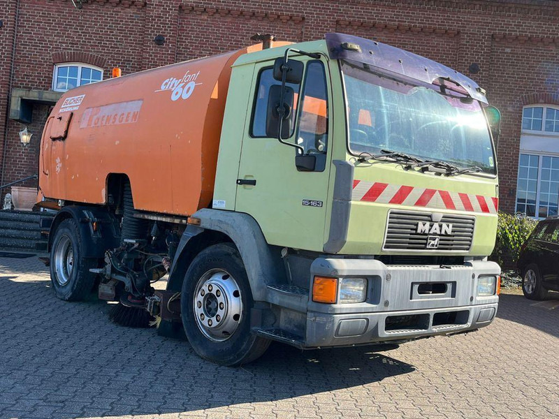 MAN 15.163 Utcaseprő - Lakaisuauto: kuva MAN 15.163 Utcaseprő - Lakaisuauto MAN 15.163 Utcaseprő - Lakaisuauto: kuva MAN 15.163 Utcaseprő - Lakaisuauto