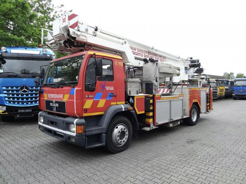 MAN 18.284 L2000 - Fire truck+ladder lift - Paloauto: kuva MAN 18.284 L2000 - Fire truck+ladder lift - Paloauto MAN 18.284 L2000 - Fire truck+ladder lift - Paloauto: kuva MAN 18.284 L2000 - Fire truck+ladder lift - Paloauto