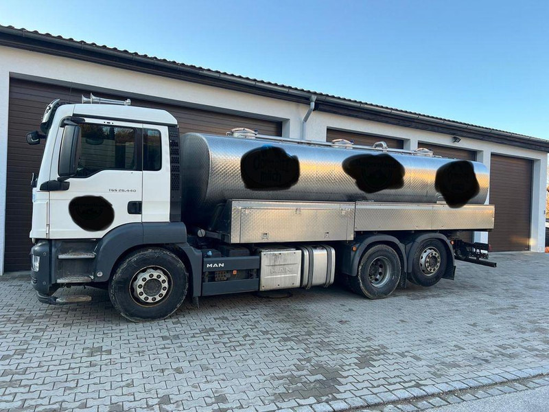 MAN 26.440 Milch - Säiliöauto: kuva MAN 26.440 Milch - Säiliöauto MAN 26.440 Milch - Säiliöauto: kuva MAN 26.440 Milch - Säiliöauto