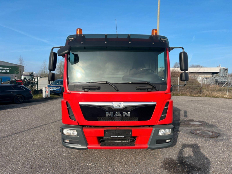 MAN TGL 10.180 Suction & pressure & rinsing truck - Puhtaanpitoauto: kuva MAN TGL 10.180 Suction & pressure & rinsing truck - Puhtaanpitoauto MAN TGL 10.180 Suction & pressure & rinsing truck - Puhtaanpitoauto: kuva MAN TGL 10.180 Suction & pressure & rinsing truck - Puhtaanpitoauto