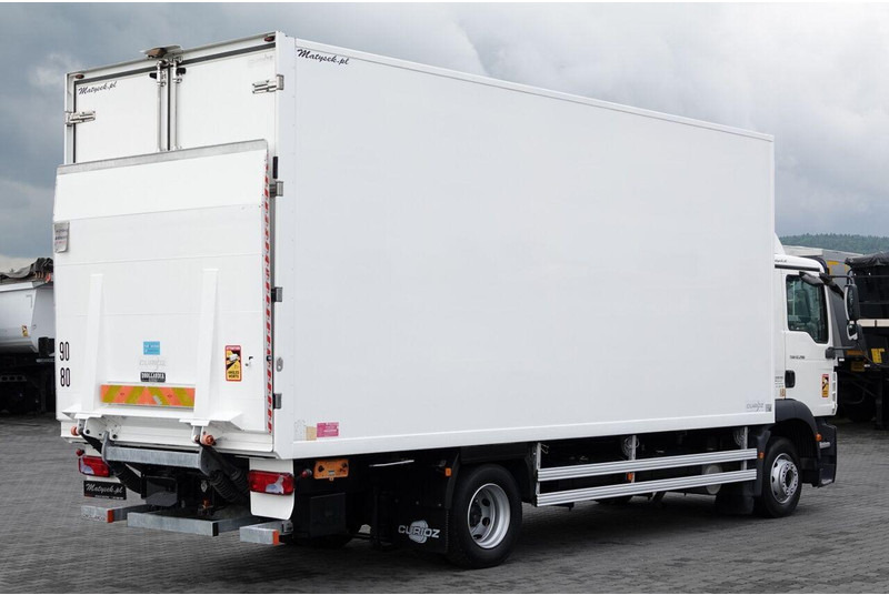 MAN TGM 12.290 / 4x2 / CHŁODNIA 6,5 M / AGREGAT THERMO KING T-600 R - Refrigeraattori kuorma-auto: kuva MAN TGM 12.290 / 4x2 / CHŁODNIA 6,5 M / AGREGAT THERMO KING T-600 R - Refrigeraattori kuorma-auto MAN TGM 12.290 / 4x2 / CHŁODNIA 6,5 M / AGREGAT THERMO KING T-600 R - Refrigeraattori kuorma-auto: kuva MAN TGM 12.290 / 4x2 / CHŁODNIA 6,5 M / AGREGAT THERMO KING T-600 R - Refrigeraattori kuorma-auto