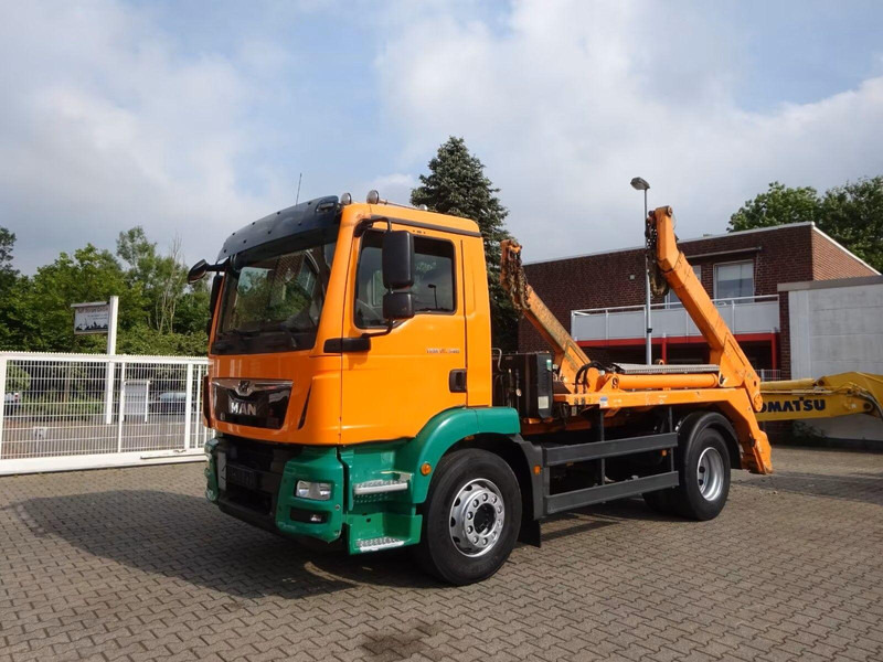 MAN TGM 18.340 - Meiller AK 12 MT Absetzkipper - Nostovarsi-vaihtolavakuorma kuorma-auto: kuva MAN TGM 18.340 - Meiller AK 12 MT Absetzkipper - Nostovarsi-vaihtolavakuorma kuorma-auto MAN TGM 18.340 - Meiller AK 12 MT Absetzkipper - Nostovarsi-vaihtolavakuorma kuorma-auto: kuva MAN TGM 18.340 - Meiller AK 12 MT Absetzkipper - Nostovarsi-vaihtolavakuorma kuorma-auto