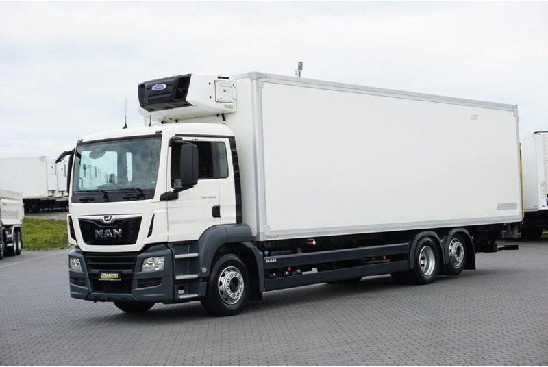 MAN TGS / 26.360 / EURO 6 / CHŁODNIA + WINDA / 23 PALETY - Refrigeraattori kuorma-auto: kuva MAN TGS / 26.360 / EURO 6 / CHŁODNIA + WINDA / 23 PALETY - Refrigeraattori kuorma-auto MAN TGS / 26.360 / EURO 6 / CHŁODNIA + WINDA / 23 PALETY - Refrigeraattori kuorma-auto: kuva MAN TGS / 26.360 / EURO 6 / CHŁODNIA + WINDA / 23 PALETY - Refrigeraattori kuorma-auto