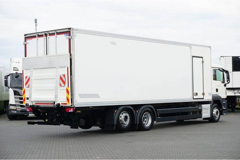 MAN TGS / 26.360 / EURO 6 / CHŁODNIA + WINDA / 23 PALETY - Refrigeraattori kuorma-auto: kuva MAN TGS / 26.360 / EURO 6 / CHŁODNIA + WINDA / 23 PALETY - Refrigeraattori kuorma-auto MAN TGS / 26.360 / EURO 6 / CHŁODNIA + WINDA / 23 PALETY - Refrigeraattori kuorma-auto: kuva MAN TGS / 26.360 / EURO 6 / CHŁODNIA + WINDA / 23 PALETY - Refrigeraattori kuorma-auto