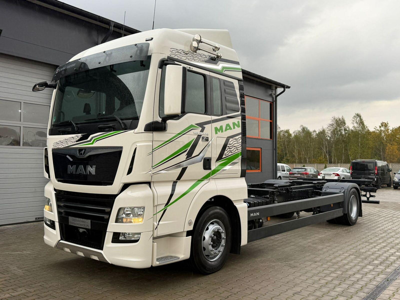 MAN TGX 18.470 // Przebieg 252 tyś. km !!! // Ciężarówka jak nowa // - Kuorma-auto alusta: kuva MAN TGX 18.470 // Przebieg 252 tyś. km !!! // Ciężarówka jak nowa // - Kuorma-auto alusta MAN TGX 18.470 // Przebieg 252 tyś. km !!! // Ciężarówka jak nowa // - Kuorma-auto alusta: kuva MAN TGX 18.470 // Przebieg 252 tyś. km !!! // Ciężarówka jak nowa // - Kuorma-auto alusta