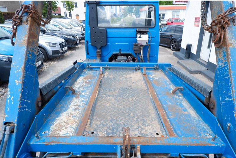 MULTICAR Champion 4x4 - Skip loader - Nostovarsi-vaihtolavakuorma kuorma-auto: kuva MULTICAR Champion 4x4 - Skip loader - Nostovarsi-vaihtolavakuorma kuorma-auto MULTICAR Champion 4x4 - Skip loader - Nostovarsi-vaihtolavakuorma kuorma-auto: kuva MULTICAR Champion 4x4 - Skip loader - Nostovarsi-vaihtolavakuorma kuorma-auto