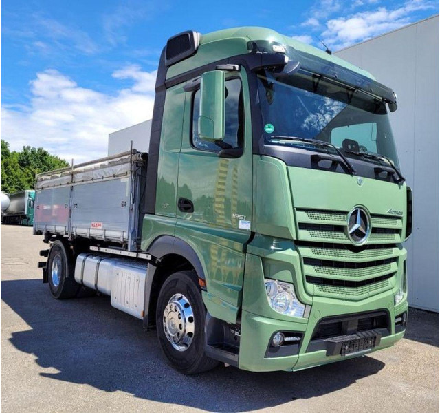Mercedes-Benz 1851 L 3 way grain tipper Kempf - Kippiauto kuorma-auto: kuva Mercedes-Benz 1851 L 3 way grain tipper Kempf - Kippiauto kuorma-auto Mercedes-Benz 1851 L 3 way grain tipper Kempf - Kippiauto kuorma-auto: kuva Mercedes-Benz 1851 L 3 way grain tipper Kempf - Kippiauto kuorma-auto