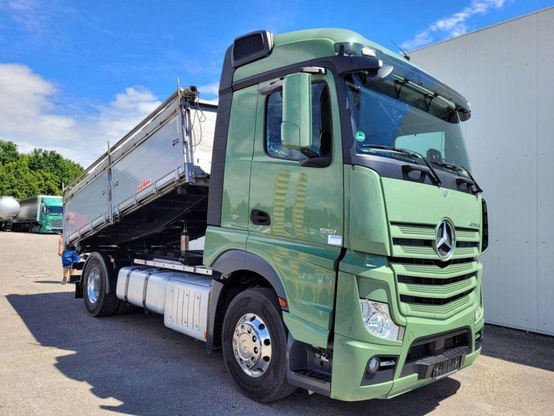 Mercedes-Benz 1851 L 3 way grain tipper Kempf - Kippiauto kuorma-auto: kuva Mercedes-Benz 1851 L 3 way grain tipper Kempf - Kippiauto kuorma-auto Mercedes-Benz 1851 L 3 way grain tipper Kempf - Kippiauto kuorma-auto: kuva Mercedes-Benz 1851 L 3 way grain tipper Kempf - Kippiauto kuorma-auto