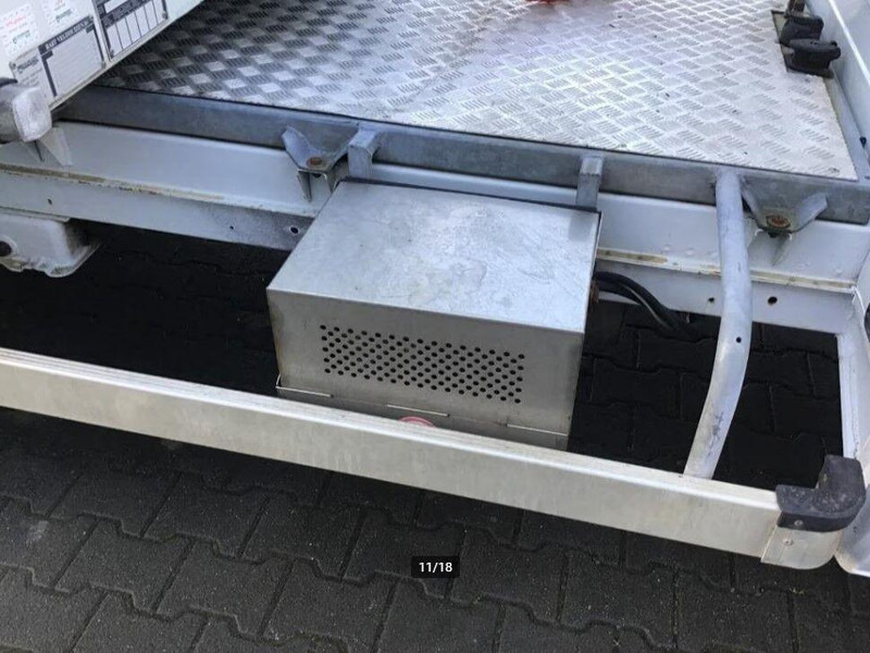 Mercedes-Benz 413 CDI BE Mini Trekker + Workshop Trailer - BE vetopöytäauto: kuva Mercedes-Benz 413 CDI BE Mini Trekker + Workshop Trailer - BE vetopöytäauto Mercedes-Benz 413 CDI BE Mini Trekker + Workshop Trailer - BE vetopöytäauto: kuva Mercedes-Benz 413 CDI BE Mini Trekker + Workshop Trailer - BE vetopöytäauto