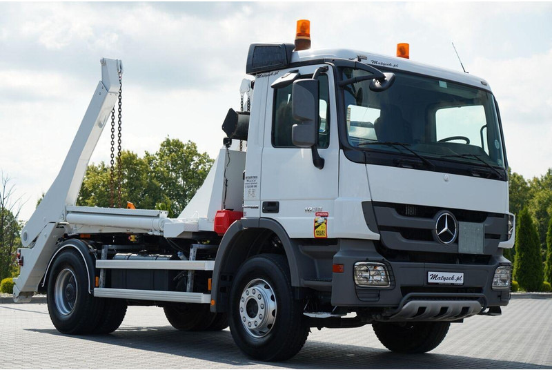 Nostovarsi-vaihtolavakuorma kuorma-auto Mercedes-Benz ACTROS  1836 / 4X2 / BRAMOWIEC / PALFINGER M12T / EURO 6 / SPROW: kuva Nostovarsi-vaihtolavakuorma kuorma-auto Mercedes-Benz ACTROS  1836 / 4X2 / BRAMOWIEC / PALFINGER M12T / EURO 6 / SPROW