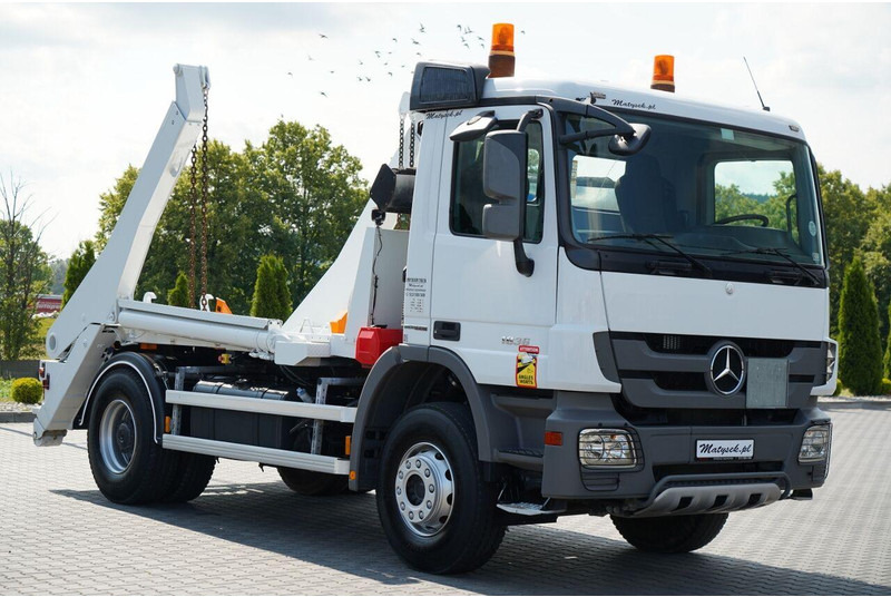 Nostovarsi-vaihtolavakuorma kuorma-auto Mercedes-Benz ACTROS  1836 / 4X2 / BRAMOWIEC / PALFINGER M12T / EURO 6 / SPROW: kuva Nostovarsi-vaihtolavakuorma kuorma-auto Mercedes-Benz ACTROS  1836 / 4X2 / BRAMOWIEC / PALFINGER M12T / EURO 6 / SPROW