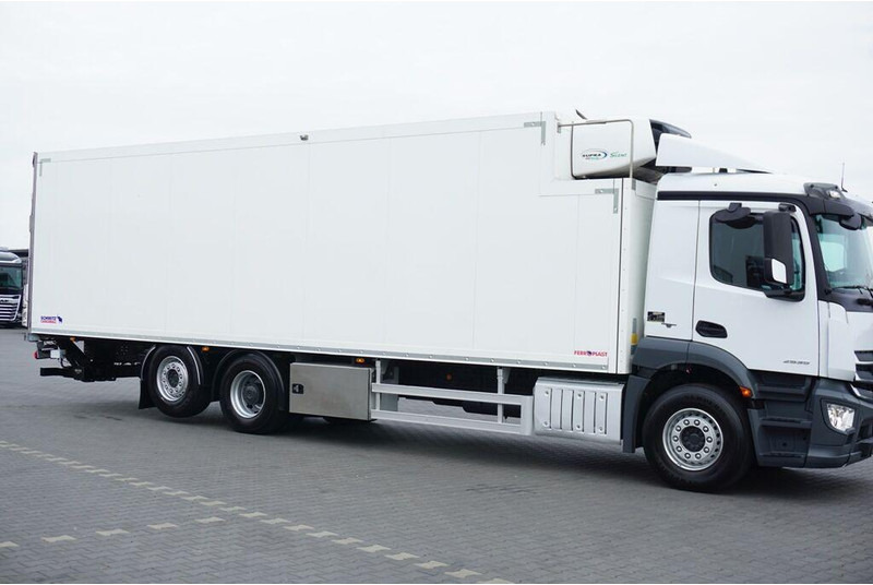 Mercedes-Benz ANTOS / 2535 / EURO 6 / CHŁODNIA + WINDA / 23 PALETY / OŚ SKRĘTN - Refrigeraattori kuorma-auto: kuva Mercedes-Benz ANTOS / 2535 / EURO 6 / CHŁODNIA + WINDA / 23 PALETY / OŚ SKRĘTN - Refrigeraattori kuorma-auto Mercedes-Benz ANTOS / 2535 / EURO 6 / CHŁODNIA + WINDA / 23 PALETY / OŚ SKRĘTN - Refrigeraattori kuorma-auto: kuva Mercedes-Benz ANTOS / 2535 / EURO 6 / CHŁODNIA + WINDA / 23 PALETY / OŚ SKRĘTN - Refrigeraattori kuorma-auto
