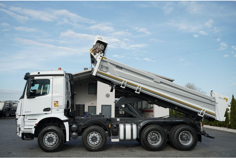 Mercedes-Benz AROCS 3243 / 8x4 / WYWROTKA DWUSTRONNA / HYDROBURTA / BORDMATIC - Kippiauto kuorma-auto: kuva Mercedes-Benz AROCS 3243 / 8x4 / WYWROTKA DWUSTRONNA / HYDROBURTA / BORDMATIC - Kippiauto kuorma-auto Mercedes-Benz AROCS 3243 / 8x4 / WYWROTKA DWUSTRONNA / HYDROBURTA / BORDMATIC - Kippiauto kuorma-auto: kuva Mercedes-Benz AROCS 3243 / 8x4 / WYWROTKA DWUSTRONNA / HYDROBURTA / BORDMATIC - Kippiauto kuorma-auto