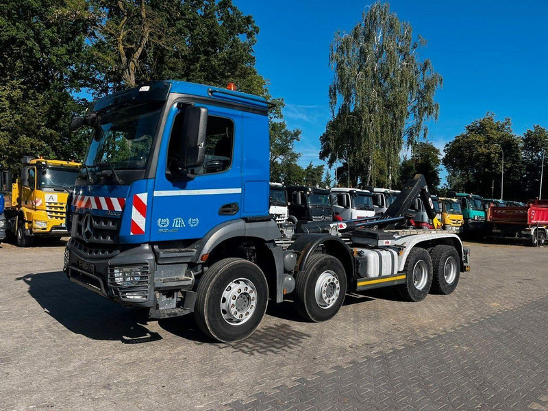 Mercedes-Benz AROCS 3246 8X4 ABROLLKIPPER HYVALIFT 26.57 - Koukkulava kuorma-auto: kuva Mercedes-Benz AROCS 3246 8X4 ABROLLKIPPER HYVALIFT 26.57 - Koukkulava kuorma-auto Mercedes-Benz AROCS 3246 8X4 ABROLLKIPPER HYVALIFT 26.57 - Koukkulava kuorma-auto: kuva Mercedes-Benz AROCS 3246 8X4 ABROLLKIPPER HYVALIFT 26.57 - Koukkulava kuorma-auto