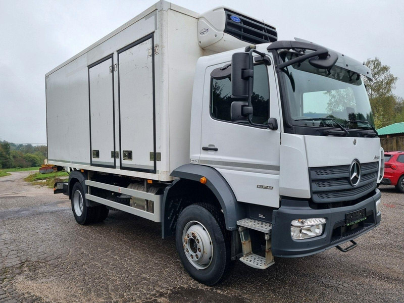 Mercedes-Benz ATEGO 1323 4x4 Refrigerated CARRIER XARIOS 600MT + Tail Lift - Refrigeraattori kuorma-auto: kuva Mercedes-Benz ATEGO 1323 4x4 Refrigerated CARRIER XARIOS 600MT + Tail Lift - Refrigeraattori kuorma-auto Mercedes-Benz ATEGO 1323 4x4 Refrigerated CARRIER XARIOS 600MT + Tail Lift - Refrigeraattori kuorma-auto: kuva Mercedes-Benz ATEGO 1323 4x4 Refrigerated CARRIER XARIOS 600MT + Tail Lift - Refrigeraattori kuorma-auto