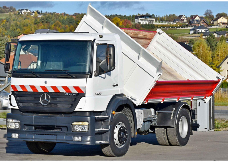 Mercedes-Benz AXOR 1823 * KIPPER 4,45 m * TOPZUSTAND - Kippiauto kuorma-auto: kuva Mercedes-Benz AXOR 1823 * KIPPER 4,45 m * TOPZUSTAND - Kippiauto kuorma-auto Mercedes-Benz AXOR 1823 * KIPPER 4,45 m * TOPZUSTAND - Kippiauto kuorma-auto: kuva Mercedes-Benz AXOR 1823 * KIPPER 4,45 m * TOPZUSTAND - Kippiauto kuorma-auto