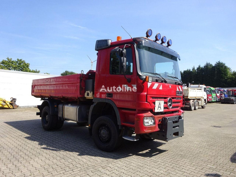Mercedes-Benz Actros 1832 - 3 way tipper - Kippiauto kuorma-auto: kuva Mercedes-Benz Actros 1832 - 3 way tipper - Kippiauto kuorma-auto Mercedes-Benz Actros 1832 - 3 way tipper - Kippiauto kuorma-auto: kuva Mercedes-Benz Actros 1832 - 3 way tipper - Kippiauto kuorma-auto