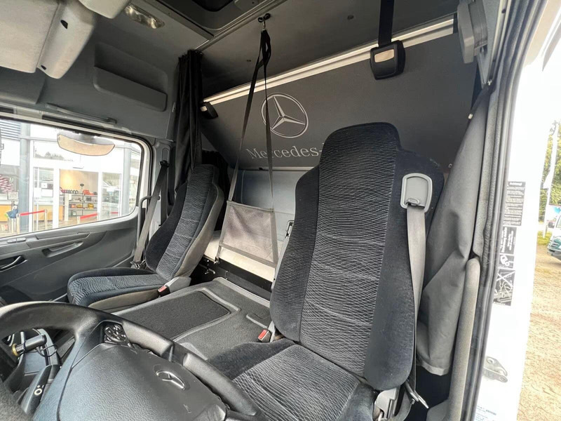 Hevosauto Mercedes-Benz Atego 823 - Horse transporter: kuva Hevosauto Mercedes-Benz Atego 823 - Horse transporter Hevosauto Mercedes-Benz Atego 823 - Horse transporter: kuva Hevosauto Mercedes-Benz Atego 823 - Horse transporter