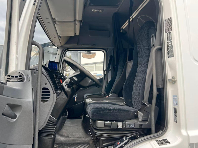 Hevosauto Mercedes-Benz Atego 823 - Horse transporter: kuva Hevosauto Mercedes-Benz Atego 823 - Horse transporter Hevosauto Mercedes-Benz Atego 823 - Horse transporter: kuva Hevosauto Mercedes-Benz Atego 823 - Horse transporter