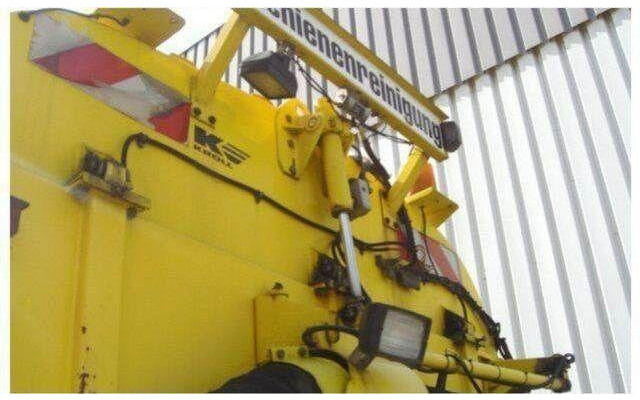 Mercedes-Benz SK 1820 4x2 Schienenreinigungs Kehrmaschine RAIL - Lakaisuauto: kuva Mercedes-Benz SK 1820 4x2 Schienenreinigungs Kehrmaschine RAIL - Lakaisuauto Mercedes-Benz SK 1820 4x2 Schienenreinigungs Kehrmaschine RAIL - Lakaisuauto: kuva Mercedes-Benz SK 1820 4x2 Schienenreinigungs Kehrmaschine RAIL - Lakaisuauto