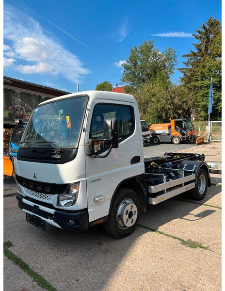 Mitsubishi Fuso Canter 6S15 - Koukkulava kuorma-auto: kuva Mitsubishi Fuso Canter 6S15 - Koukkulava kuorma-auto Mitsubishi Fuso Canter 6S15 - Koukkulava kuorma-auto: kuva Mitsubishi Fuso Canter 6S15 - Koukkulava kuorma-auto