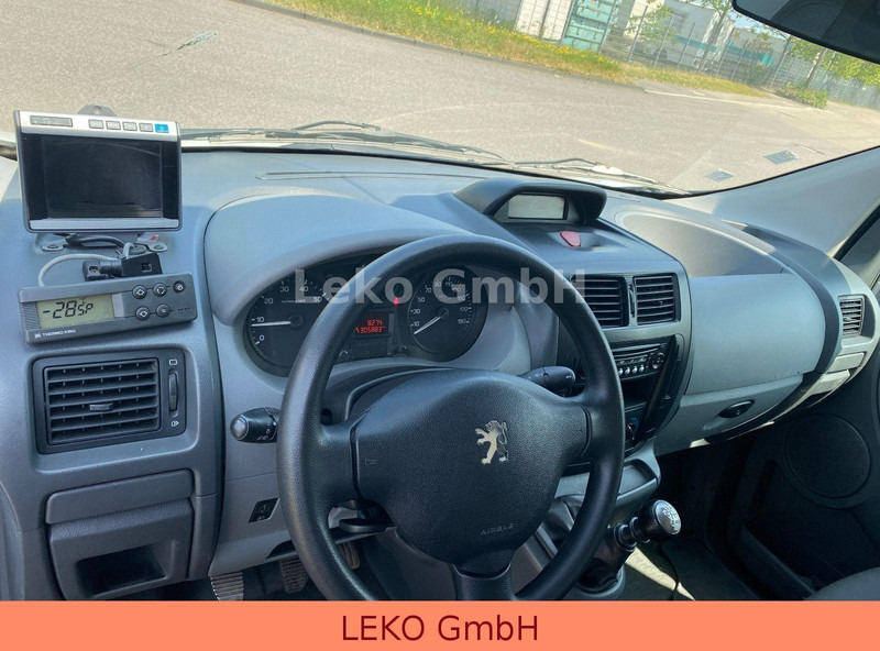 Kylmäauto Peugeot Expert 2,0 HDI: kuva Kylmäauto Peugeot Expert 2,0 HDI Kylmäauto Peugeot Expert 2,0 HDI: kuva Kylmäauto Peugeot Expert 2,0 HDI