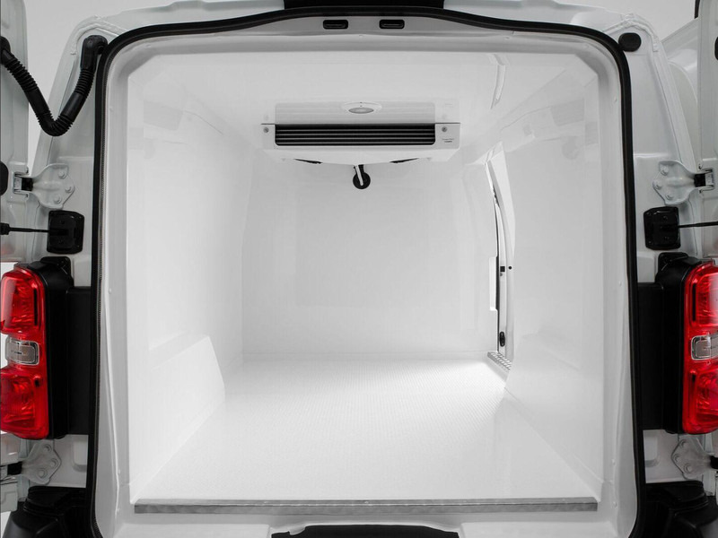 Peugeot Expert BlueHDI 100 L2 Hűtős furgon Frigo 3500 - Kylmäauto: kuva Peugeot Expert BlueHDI 100 L2 Hűtős furgon Frigo 3500 - Kylmäauto Peugeot Expert BlueHDI 100 L2 Hűtős furgon Frigo 3500 - Kylmäauto: kuva Peugeot Expert BlueHDI 100 L2 Hűtős furgon Frigo 3500 - Kylmäauto