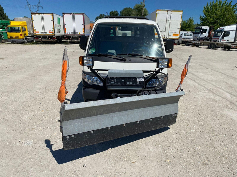 Piaggio Porter 1,2 d Pfau S90 - 4x4 - Tipper - snowplow - Kippilava-auto: kuva Piaggio Porter 1,2 d Pfau S90 - 4x4 - Tipper - snowplow - Kippilava-auto Piaggio Porter 1,2 d Pfau S90 - 4x4 - Tipper - snowplow - Kippilava-auto: kuva Piaggio Porter 1,2 d Pfau S90 - 4x4 - Tipper - snowplow - Kippilava-auto
