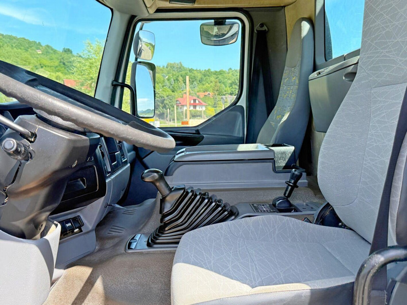 Hinausauto Renault KERAX 320 DCI* ABSCHLEPPWAGEN 7,35m + HIAB 140A: kuva Hinausauto Renault KERAX 320 DCI* ABSCHLEPPWAGEN 7,35m + HIAB 140A