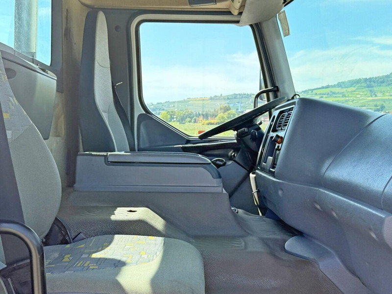 Hinausauto Renault KERAX 320 DCI* ABSCHLEPPWAGEN 7,35m + HIAB 140A: kuva Hinausauto Renault KERAX 320 DCI* ABSCHLEPPWAGEN 7,35m + HIAB 140A