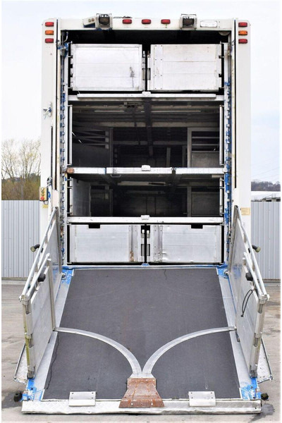 Scania R 500 - Eläinten kuljetus kuorma-auto: kuva Scania R 500 - Eläinten kuljetus kuorma-auto Scania R 500 - Eläinten kuljetus kuorma-auto: kuva Scania R 500 - Eläinten kuljetus kuorma-auto