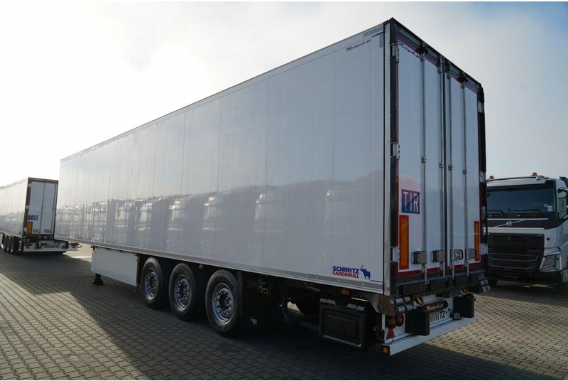Schmitz Cargobull CHŁODNIA / THERMO KING SLX 300 / HAKÓWKA / OŚ PODNOSZONA / KOSZ - Refrigeraattori puoliperävaunu: kuva Schmitz Cargobull CHŁODNIA / THERMO KING SLX 300 / HAKÓWKA / OŚ PODNOSZONA / KOSZ - Refrigeraattori puoliperävaunu Schmitz Cargobull CHŁODNIA / THERMO KING SLX 300 / HAKÓWKA / OŚ PODNOSZONA / KOSZ - Refrigeraattori puoliperävaunu: kuva Schmitz Cargobull CHŁODNIA / THERMO KING SLX 300 / HAKÓWKA / OŚ PODNOSZONA / KOSZ - Refrigeraattori puoliperävaunu