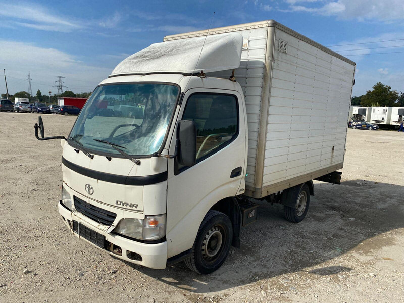 Toyota Dyna 100 3,0 D - Koffer - Jakeluauto: kuva Toyota Dyna 100 3,0 D - Koffer - Jakeluauto Toyota Dyna 100 3,0 D - Koffer - Jakeluauto: kuva Toyota Dyna 100 3,0 D - Koffer - Jakeluauto