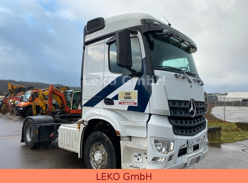 Mercedes-Benz Arocs 4x4 Euro 6 Kipphydraulik - Vetopöytäauto: kuva Mercedes-Benz Arocs 4x4 Euro 6 Kipphydraulik - Vetopöytäauto Mercedes-Benz Arocs 4x4 Euro 6 Kipphydraulik - Vetopöytäauto: kuva Mercedes-Benz Arocs 4x4 Euro 6 Kipphydraulik - Vetopöytäauto