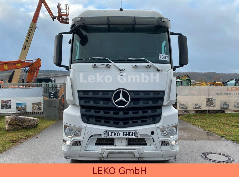 Mercedes-Benz Arocs 4x4 Euro 6 Kipphydraulik - Vetopöytäauto: kuva Mercedes-Benz Arocs 4x4 Euro 6 Kipphydraulik - Vetopöytäauto Mercedes-Benz Arocs 4x4 Euro 6 Kipphydraulik - Vetopöytäauto: kuva Mercedes-Benz Arocs 4x4 Euro 6 Kipphydraulik - Vetopöytäauto