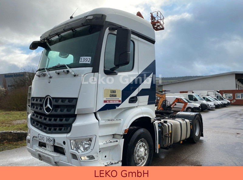Mercedes-Benz Arocs 4x4 Euro 6 Kipphydraulik - Vetopöytäauto: kuva Mercedes-Benz Arocs 4x4 Euro 6 Kipphydraulik - Vetopöytäauto Mercedes-Benz Arocs 4x4 Euro 6 Kipphydraulik - Vetopöytäauto: kuva Mercedes-Benz Arocs 4x4 Euro 6 Kipphydraulik - Vetopöytäauto