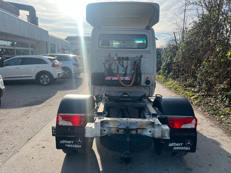 Mercedes-Benz SPRINTER 519 - Vetopöytäauto: kuva Mercedes-Benz SPRINTER 519 - Vetopöytäauto Mercedes-Benz SPRINTER 519 - Vetopöytäauto: kuva Mercedes-Benz SPRINTER 519 - Vetopöytäauto