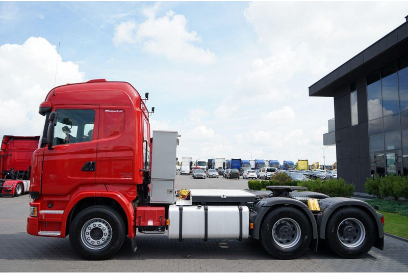 Scania R 580 / V8 / 6x4 / DMC: 150.000 KG / RETARDER / I-PARK COOL / PE - Vetopöytäauto: kuva Scania R 580 / V8 / 6x4 / DMC: 150.000 KG / RETARDER / I-PARK COOL / PE - Vetopöytäauto Scania R 580 / V8 / 6x4 / DMC: 150.000 KG / RETARDER / I-PARK COOL / PE - Vetopöytäauto: kuva Scania R 580 / V8 / 6x4 / DMC: 150.000 KG / RETARDER / I-PARK COOL / PE - Vetopöytäauto