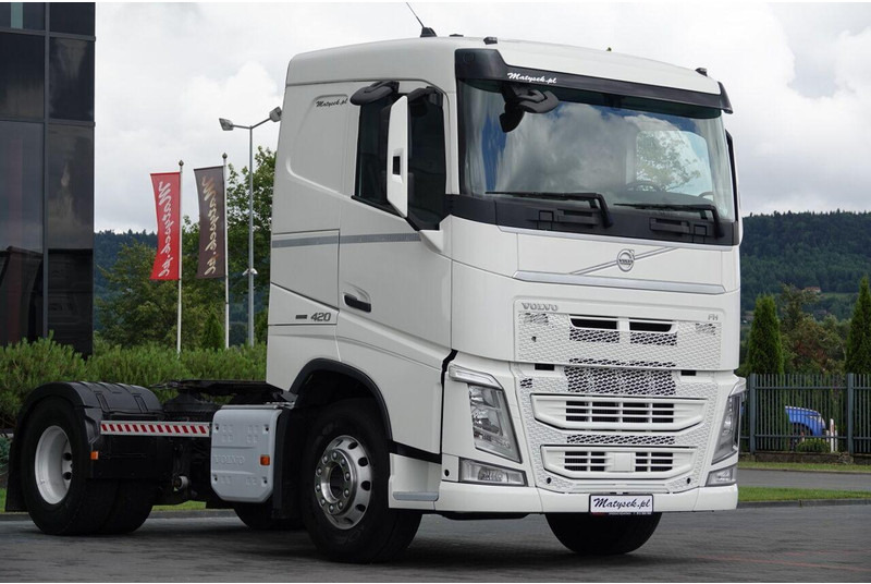 Volvo FH 420 / 13 L / PEŁNY ADR / 2017 ROK / NISKA KABINA / SPROWADZON - Vetopöytäauto: kuva Volvo FH 420 / 13 L / PEŁNY ADR / 2017 ROK / NISKA KABINA / SPROWADZON - Vetopöytäauto Volvo FH 420 / 13 L / PEŁNY ADR / 2017 ROK / NISKA KABINA / SPROWADZON - Vetopöytäauto: kuva Volvo FH 420 / 13 L / PEŁNY ADR / 2017 ROK / NISKA KABINA / SPROWADZON - Vetopöytäauto