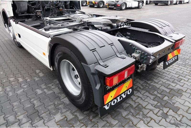 Vetopöytäauto Volvo FH 500 / NISKA KABINA / HYDRAULIKA / 137.000 KM / OPONY 100% / P: kuva Vetopöytäauto Volvo FH 500 / NISKA KABINA / HYDRAULIKA / 137.000 KM / OPONY 100% / P Vetopöytäauto Volvo FH 500 / NISKA KABINA / HYDRAULIKA / 137.000 KM / OPONY 100% / P: kuva Vetopöytäauto Volvo FH 500 / NISKA KABINA / HYDRAULIKA / 137.000 KM / OPONY 100% / P