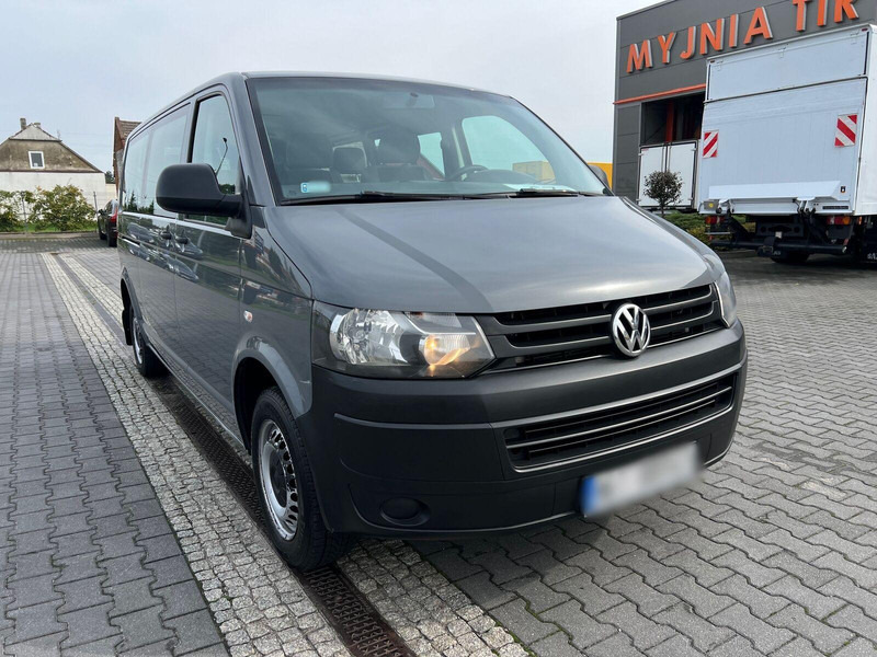 Volkswagen Transporter T5 Brygadówka, Osobowy, 9-miejsc, Jeden Właściciel, - Minibussi, Pikkubussi: kuva Volkswagen Transporter T5 Brygadówka, Osobowy, 9-miejsc, Jeden Właściciel, - Minibussi, Pikkubussi Volkswagen Transporter T5 Brygadówka, Osobowy, 9-miejsc, Jeden Właściciel, - Minibussi, Pikkubussi: kuva Volkswagen Transporter T5 Brygadówka, Osobowy, 9-miejsc, Jeden Właściciel, - Minibussi, Pikkubussi