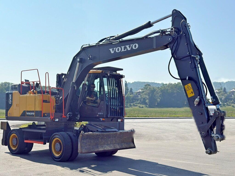 Volvo EW 160 E* Umschlagbagger * TOPZUSTAND - Pyöräalustainen kaivinkone: kuva Volvo EW 160 E* Umschlagbagger * TOPZUSTAND - Pyöräalustainen kaivinkone Volvo EW 160 E* Umschlagbagger * TOPZUSTAND - Pyöräalustainen kaivinkone: kuva Volvo EW 160 E* Umschlagbagger * TOPZUSTAND - Pyöräalustainen kaivinkone
