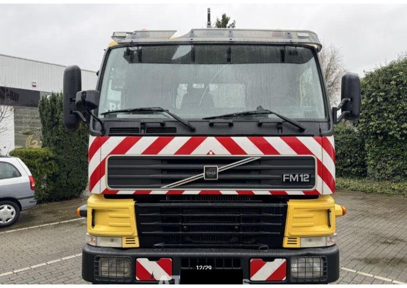Volvo FM12 6x6 Hook lift - Koukkulava kuorma-auto: kuva Volvo FM12 6x6 Hook lift - Koukkulava kuorma-auto Volvo FM12 6x6 Hook lift - Koukkulava kuorma-auto: kuva Volvo FM12 6x6 Hook lift - Koukkulava kuorma-auto